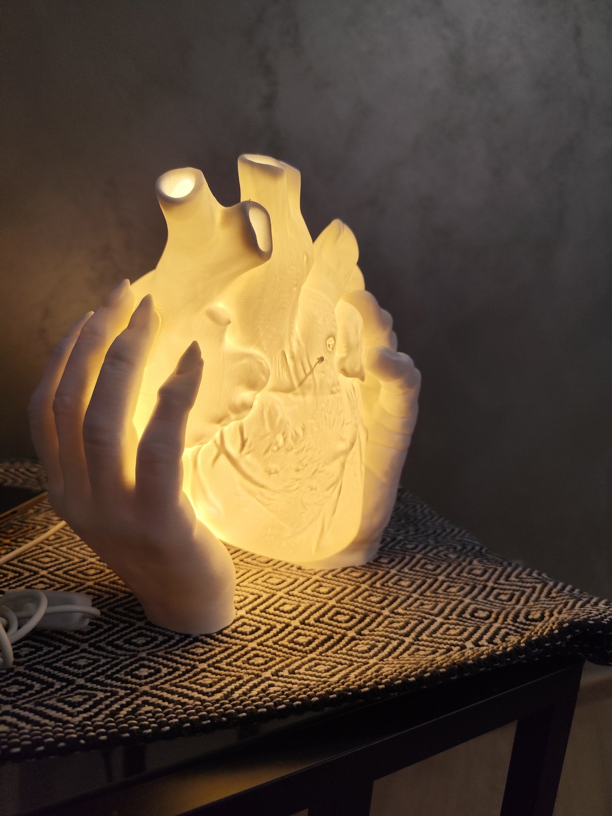 Lampada da comodino design cuore anatomico - lampada regalo originale per laurea dottore, san Valentino e anniversari - immagine 3