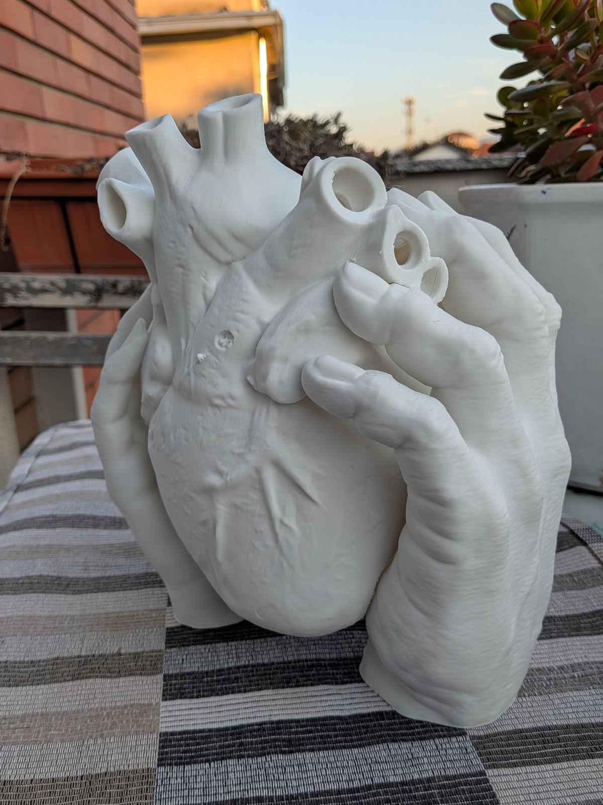 Lampada da comodino design cuore anatomico - lampada regalo originale per laurea dottore, san Valentino e anniversari - immagine 11