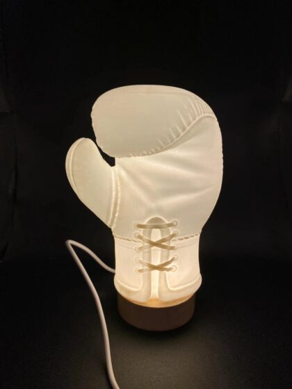 JUAN: Lampada guantone da BoxeLampada sportiva   - design unico