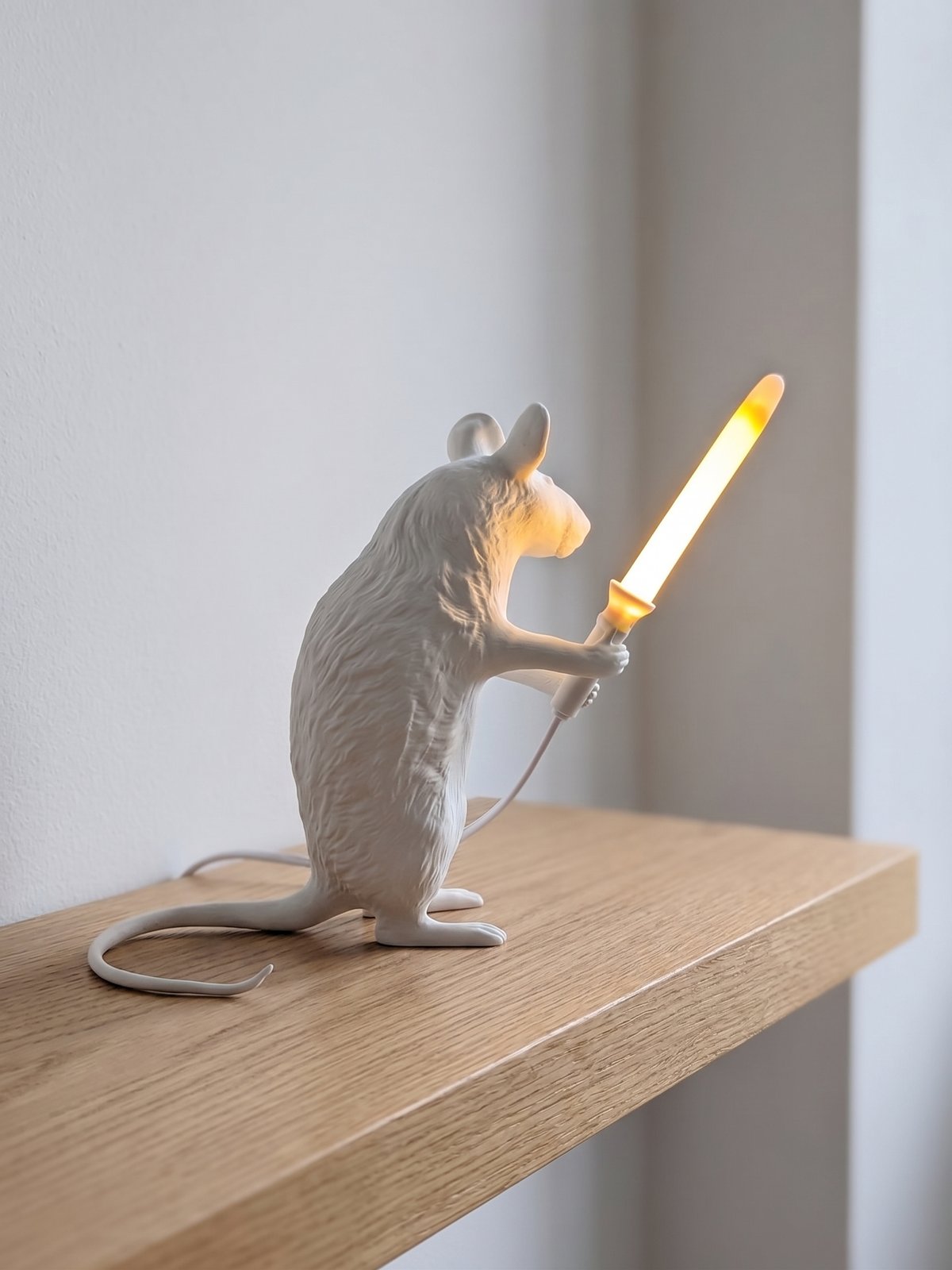 lampada-topolino-con-spada-laser-led-idea-regalo-san-valentino-per-topo-jedi_photos_3__photo_6