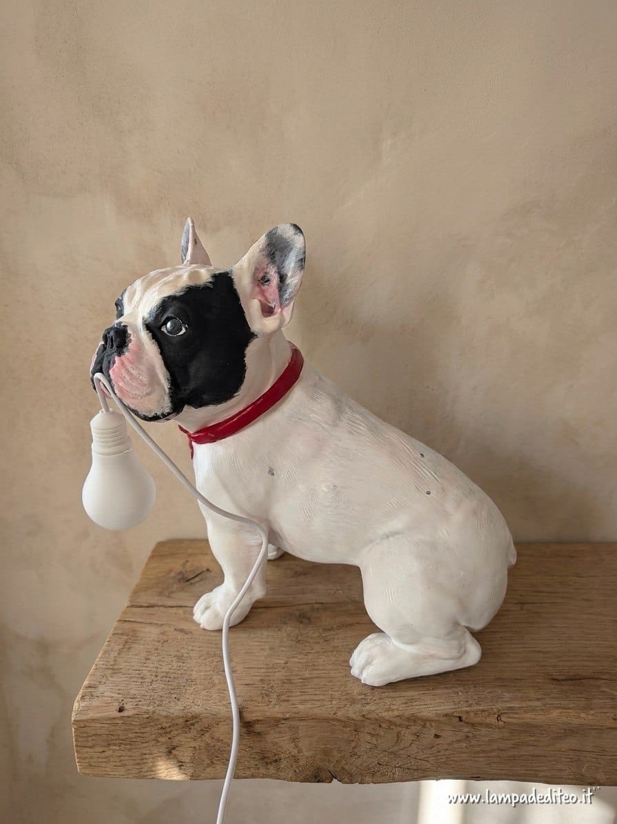 Lampada Olivia – Bulldog Francese Dipinta a Mano 23-24 cm | Statua 3D LED USB - immagine 2